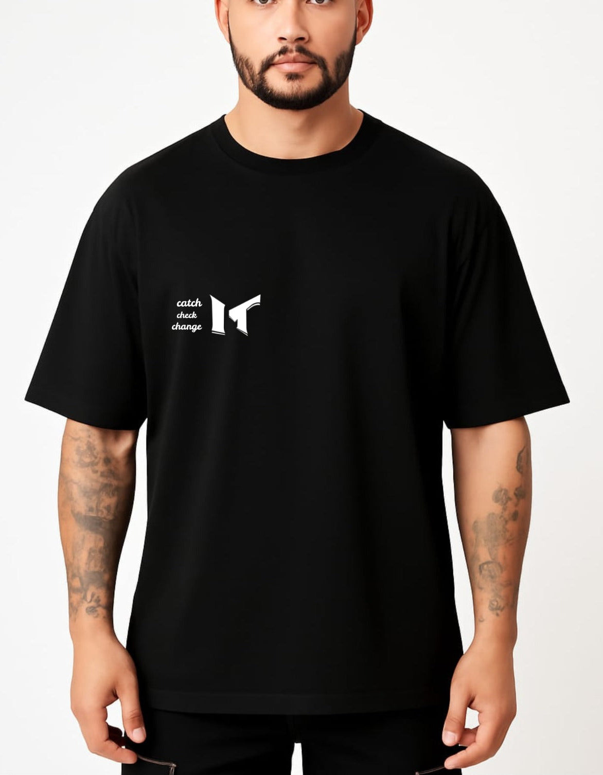 OVERSIZED BLACK TEE WITH MINIMAL QUOTE PRINT